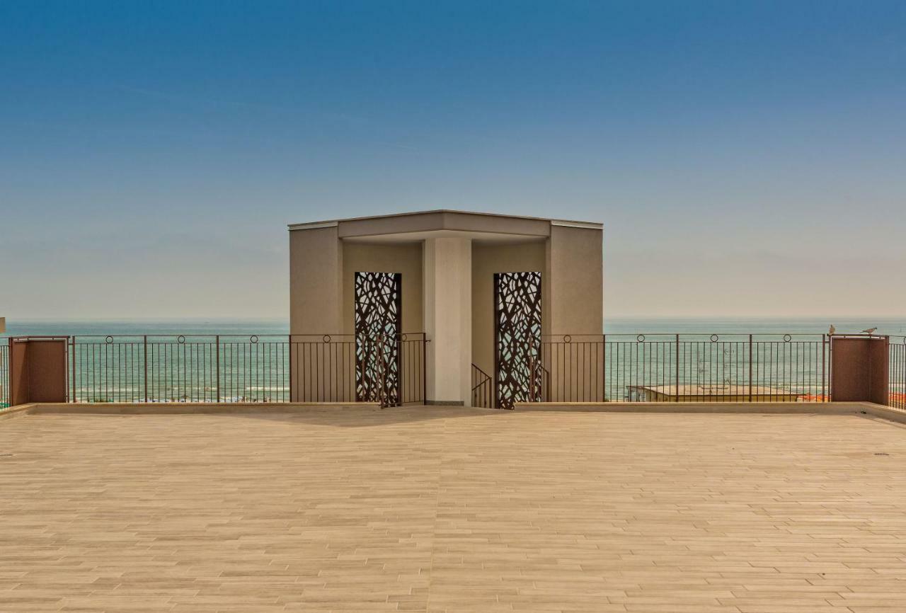 Almaluna Hotel & Resort Alba Adriatica Exterior photo